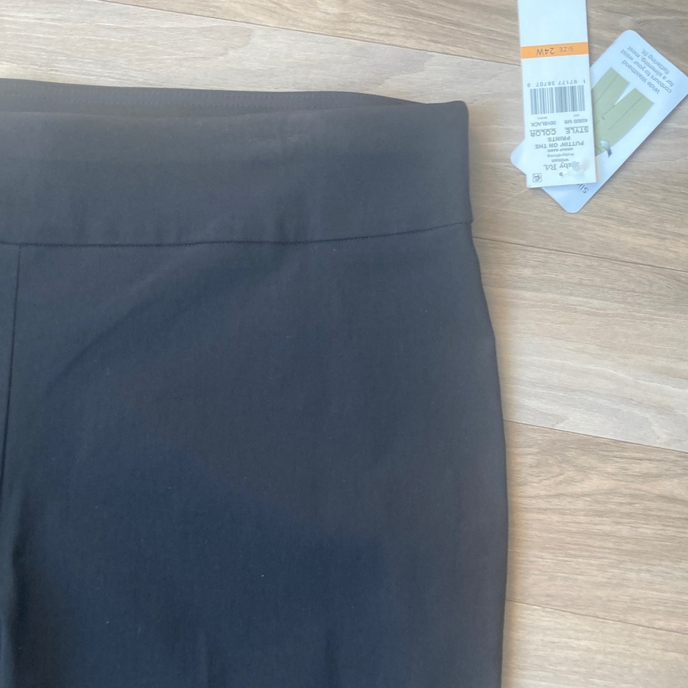 Ruby Rd black short pull on short with stretch slimming contour waistband 24W - Picture 12 of 17